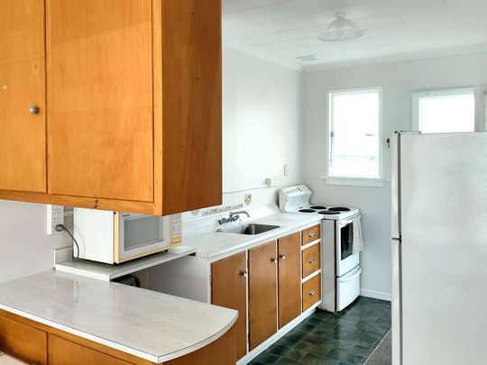 Modernised two bedroom unit! - Photo 1