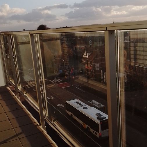 Ruim Residentie met voor-en achteraan Terras - Photo 1