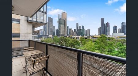 Spacious 2 bedroom – FULLY FURNISHED! - Photo 3