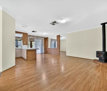 Spacious Family Living In Sought After Erskine - Photo 2