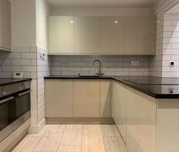 3 bedroom terraced house to rent - Photo 6