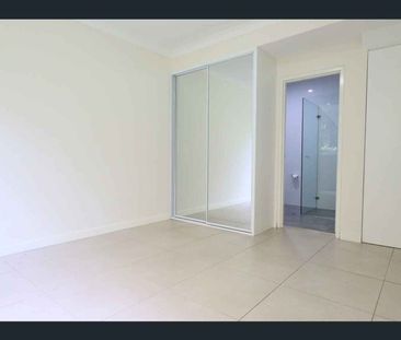 Modern 3 Bedroom Villa In Desirable Location - Photo 3