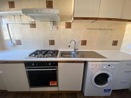 1 bedroom flat to rent - Photo 4