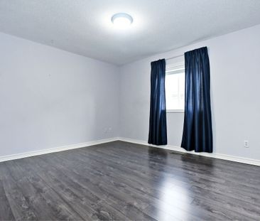 For Lease - 340 Silken Laumann Drive, Newmarket, Ontario - Photo 3