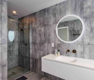 Stunning high tech property in Milldale - Photo 3