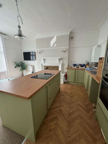 Beautifully refurbished shared house, quiet location Room 5 - Photo 3