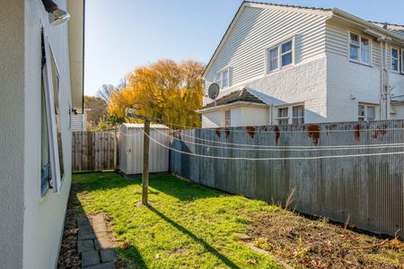 Bright Sunny Four Bedroom House - Photo 4