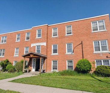 For Lease - 133 North Service Road Unit# 6, Oakville, Ontario - Photo 4