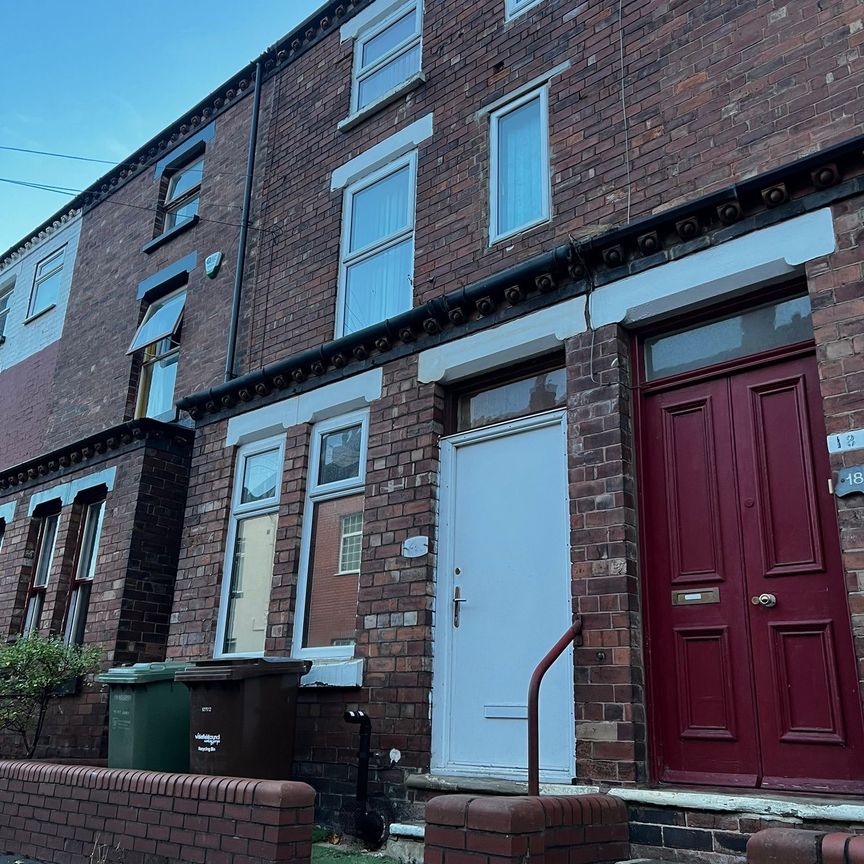 Wesley Street Room 3 - Photo 1