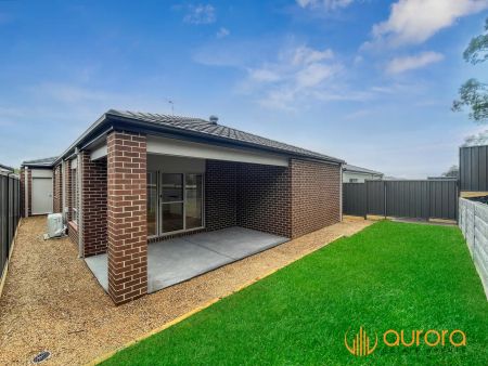 “CONTEMPORARY AND SERENE” - Photo 3