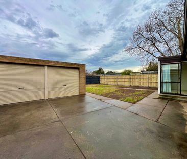 Neutral and Spacious, Inside and Out - Photo 4