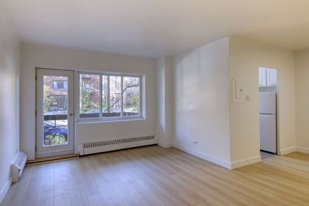 2400 Van Horne Street - Photo 1