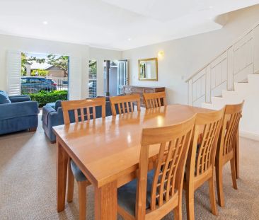 Stylish Terrace-Style Townhouse with Double Garage & Loft Retreat - Photo 2