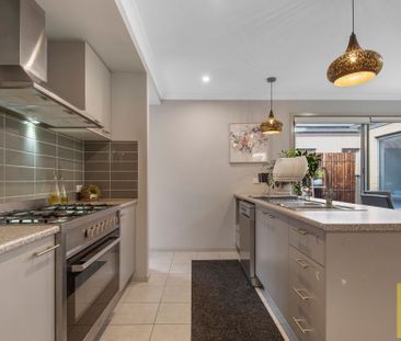 Beautiful East facing home in Gateway Estate! - Photo 3