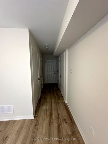 Townhouse For Lease | N8123096 - Photo 4