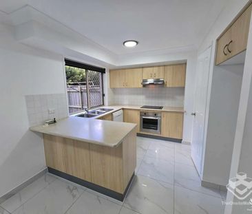 Street Facing, A/C & Pool - Photo 5
