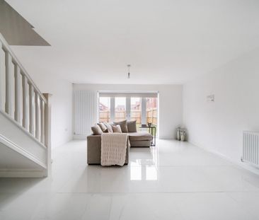 3 bedroom House To Let - Photo 3