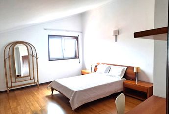 Apartamento T3 com sótão, mobilado e equipado, no Bairro do Liceu!