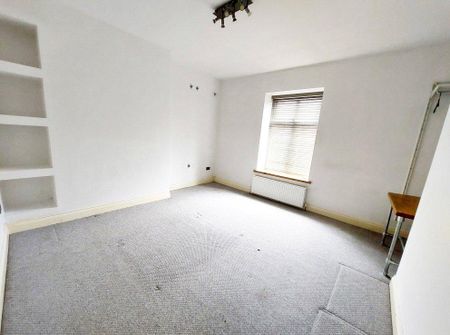 2 bedroom end of terrace house to rent - Photo 4