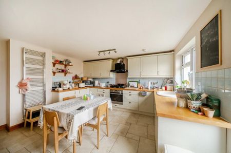 2 bedroom semi-detached house to rent - Photo 5