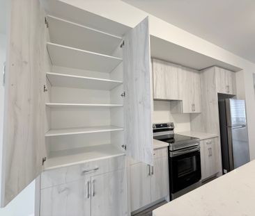 For Lease - 10 Kingbird Common, Cambridge, Ontario - Photo 2