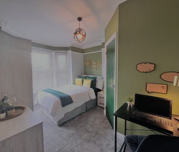 BEDROOM 1- MEDIUM DOUBLE ENSUITE - Photo 2