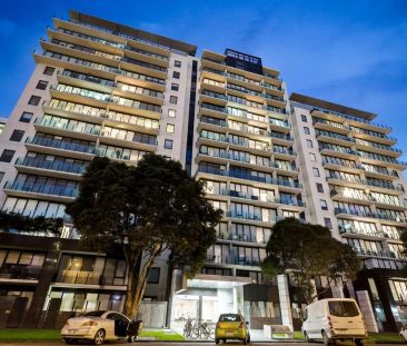 Spacious, Bright and Perfectly Positioned Apartment! - Photo 3