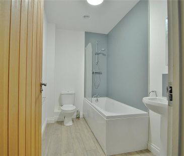 2 bedroom apartment to rent - Photo 6