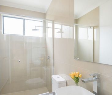 Stylish & Modern Townhouse in Prime Calamvale Location! - Photo 6