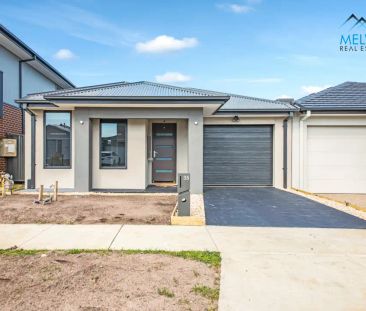 “Living in the Heart of Berwick !” - Photo 5