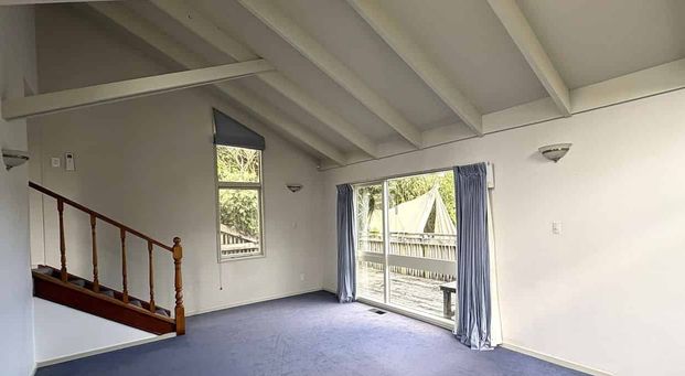 FABULOUS FAMILY LIVING IN LOWER HUTT - Photo 1