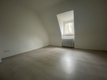 Günstige und kleine 3,5-Zi.-Wohnung im Dachgeschoss - Photo 3