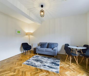 2 bedroom property to rent - Photo 3