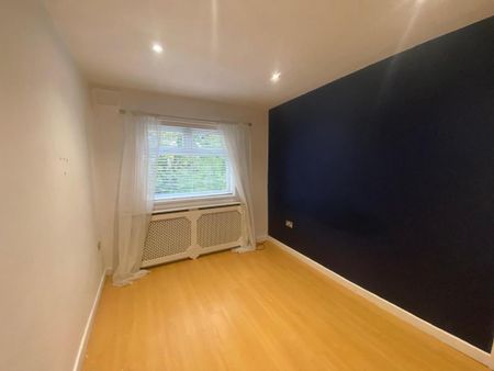 4 bedroom semi-detached house to rent - Photo 3