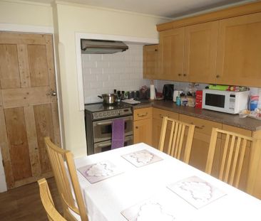 4 bedroom detached house to rent - Photo 5