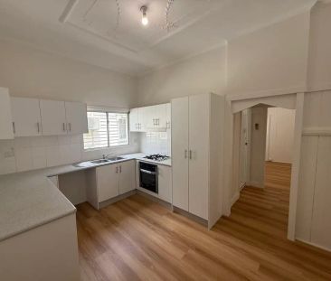 “Newly Renovated 4 Bed Queenslander with Courtyard” - Photo 5