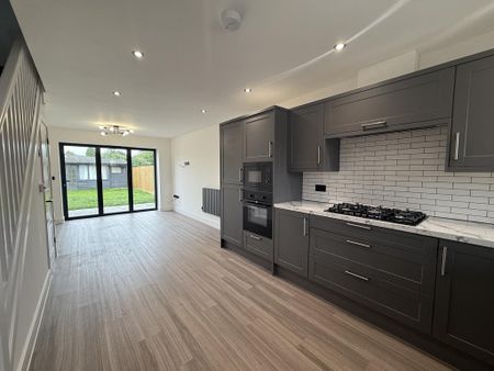 3 bedroom end of terrace house to rent - Photo 5