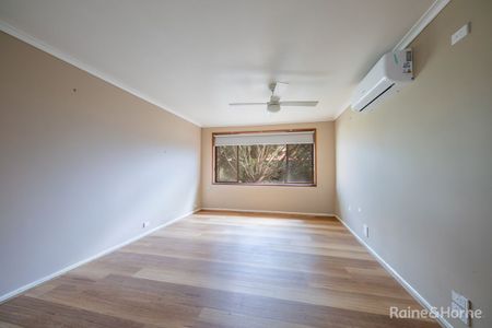 Large Family Home in Perfect Location - Photo 5