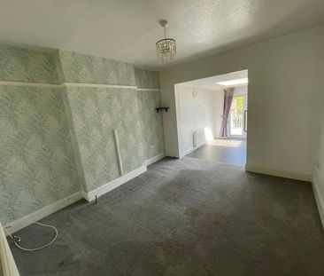 4 Bedroom Bungalow To Let - Photo 2