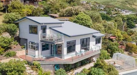 Ocean view living - Fully furnished - Photo 2