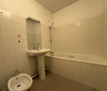 Location Appartement 4 pièces 94m² POITIERS 86000 - Photo 6