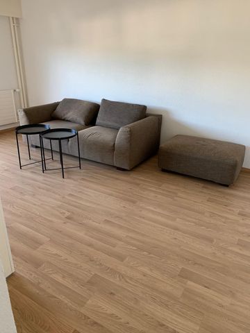 Charmantes möblierte 2,5-Zimmer-Wohnung mit Balkon - Photo 2