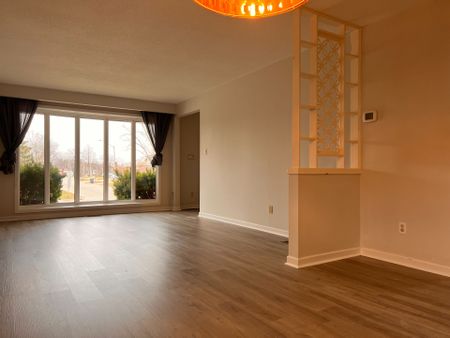 For Lease - 3195 Valmarie Avenue, Mississauga, Ontario - Photo 4