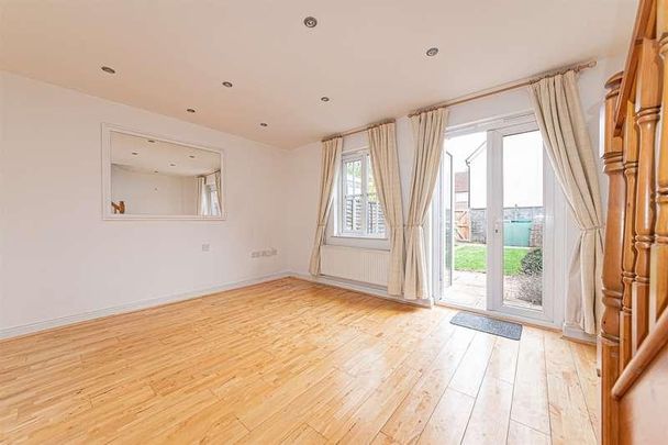 Acorn Gardens, Burghfield Common, Reading, RG7 - Photo 1