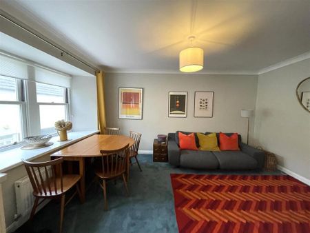 2 bedroom flat to rent - Photo 3