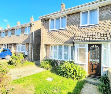 3 bedroom semi-detached house to rent - Photo 2