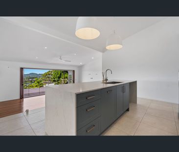 18 Jandakot Court, Elanora, Qld 4221 - Photo 2