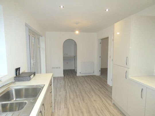 Potters Corner, Forest Town, NG19 - Photo 1