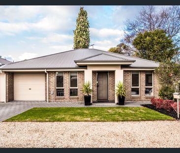 10 Raphael Cresent, Morphett Vale SA 5162 - House For Rent | Domain - Photo 3