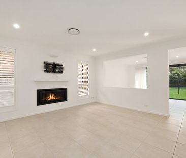 Near New Luxe Home in Lifestyle Location - Generous block of land. - Photo 1